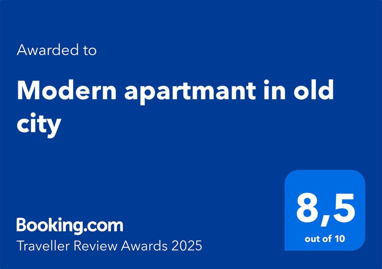 Modern Apartmant In Old City 피란 외부 사진