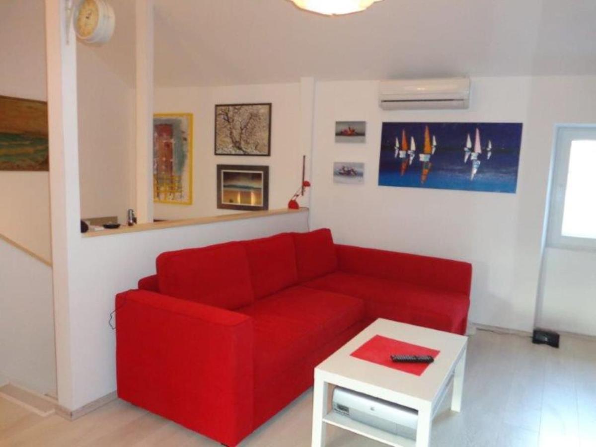Modern Apartmant In Old City 피란 외부 사진